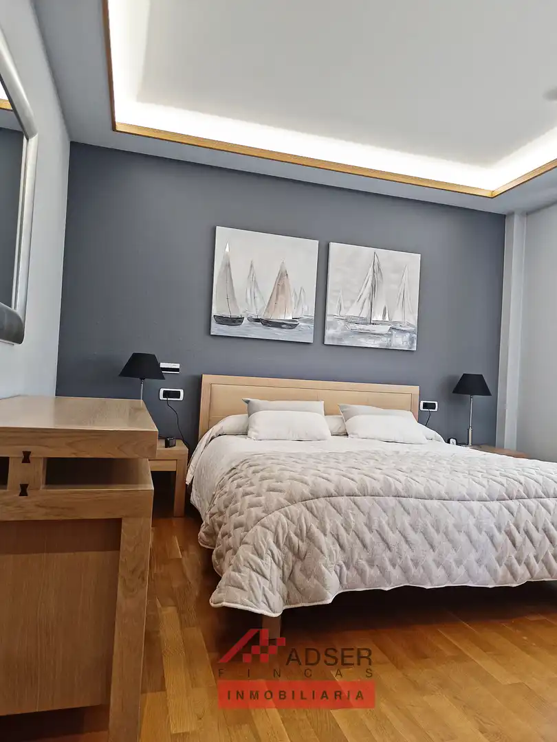 Dormitori de Casa o xalet en venda en  Logroño amb Aire condicionat, Calefacció i Jardí privat