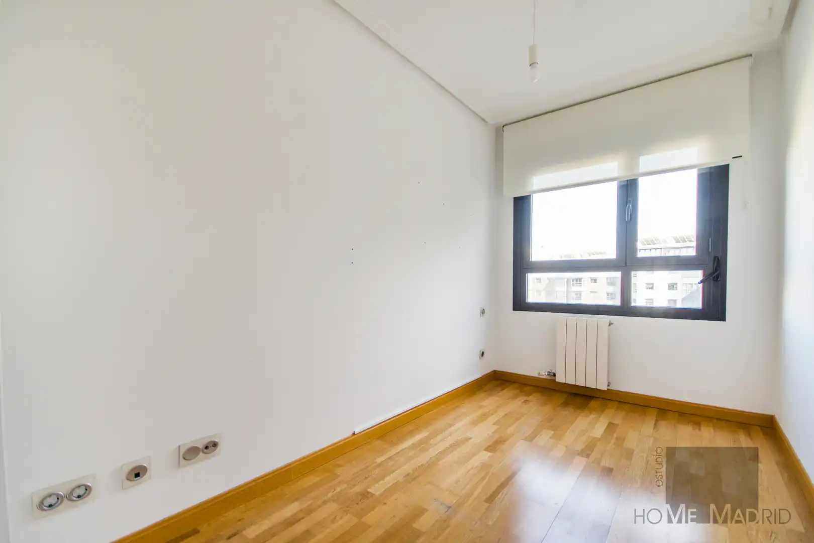 Bedroom of Flat for sale in Madrid  with Air Conditioner, Heating and Storage room