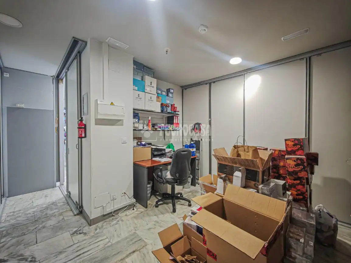 Commercial properties for sale in Arona  with Air Conditioner, Furnished and Alarm