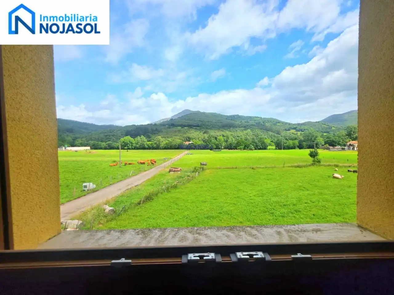 Casa adosada en venta en Ruesga con Calefacción y Jardín privado