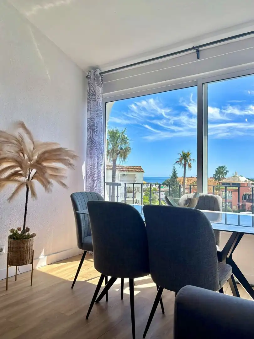 Apartamento con piscina en venta en Calahonda, imagen 8
