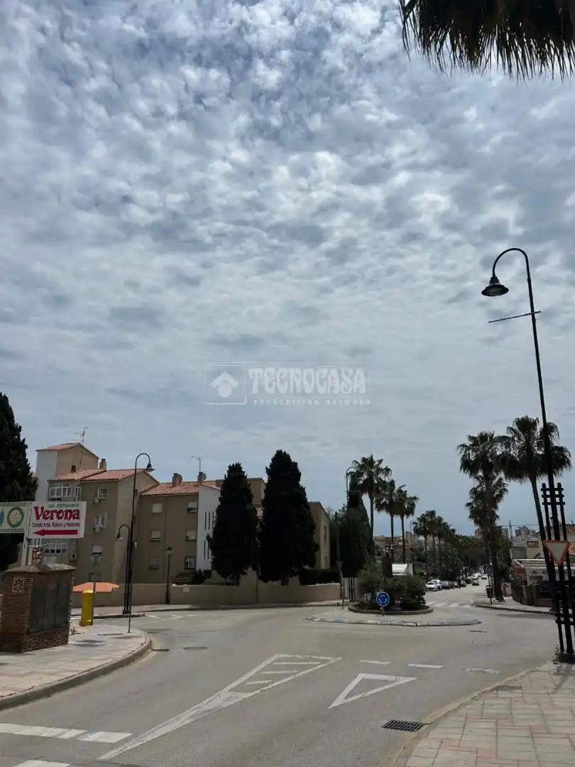 Vista exterior de Pis en venda en Mijas amb Terrassa i Balcó