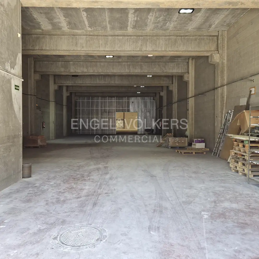 Nave industrial en venta en Sant Feliu de Llobregat