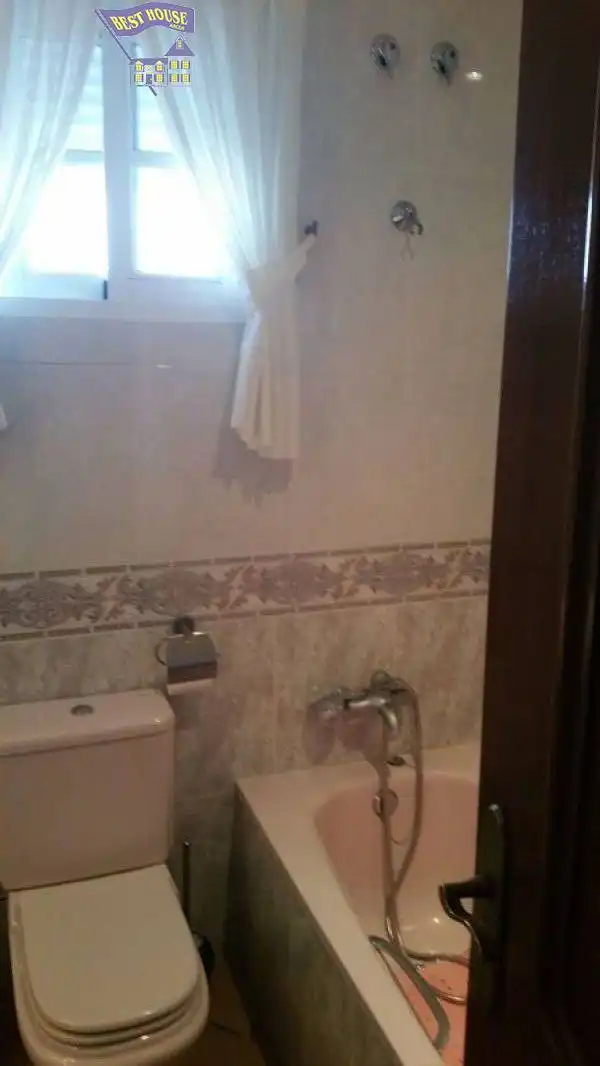 Bany de Casa o xalet en venda en Arcos de la Frontera amb Aire condicionat, Jardí privat i Traster