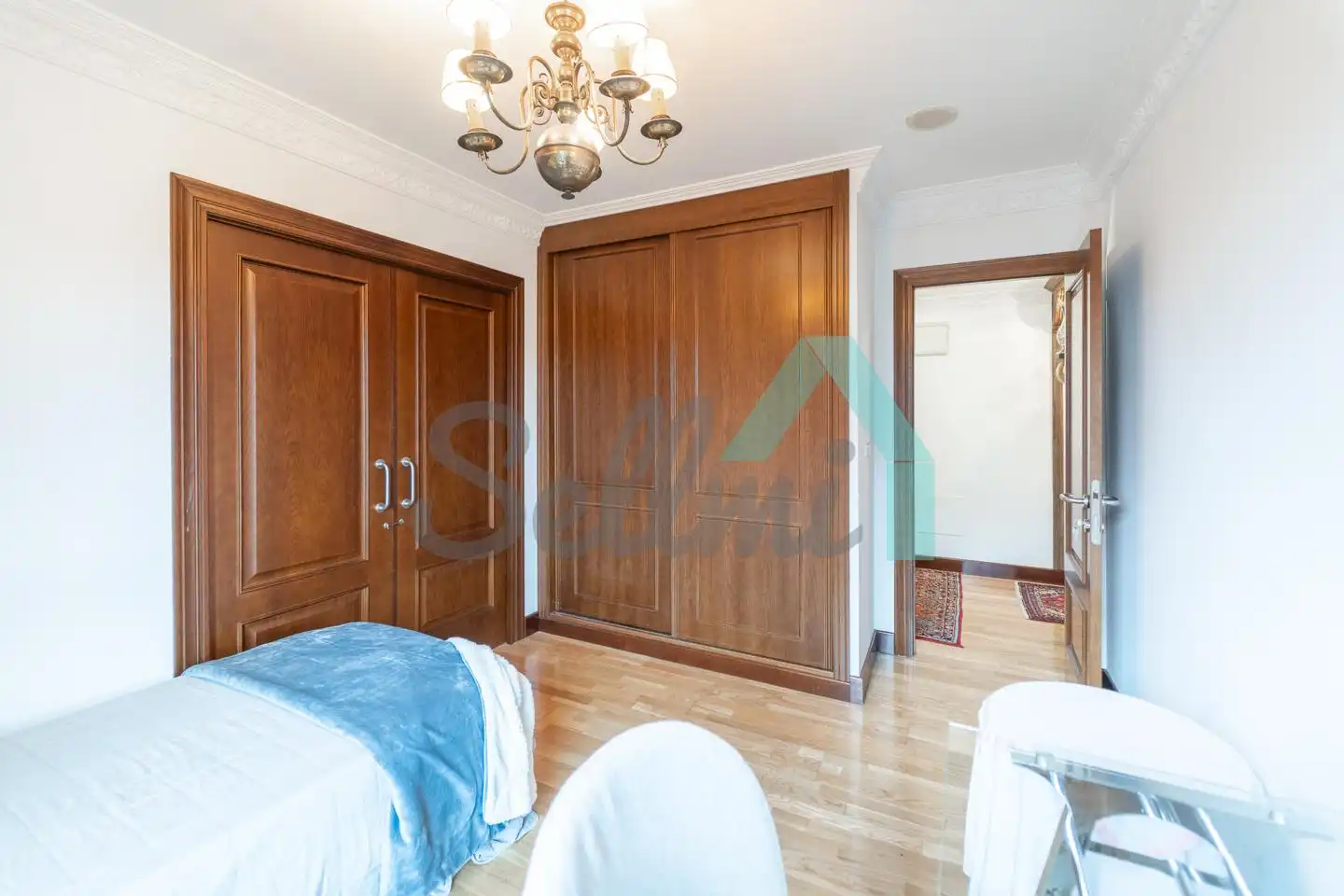 Schlafzimmer von Wohnung zur Miete in Oviedo  mit Heizung, Parkett und Möbliert
