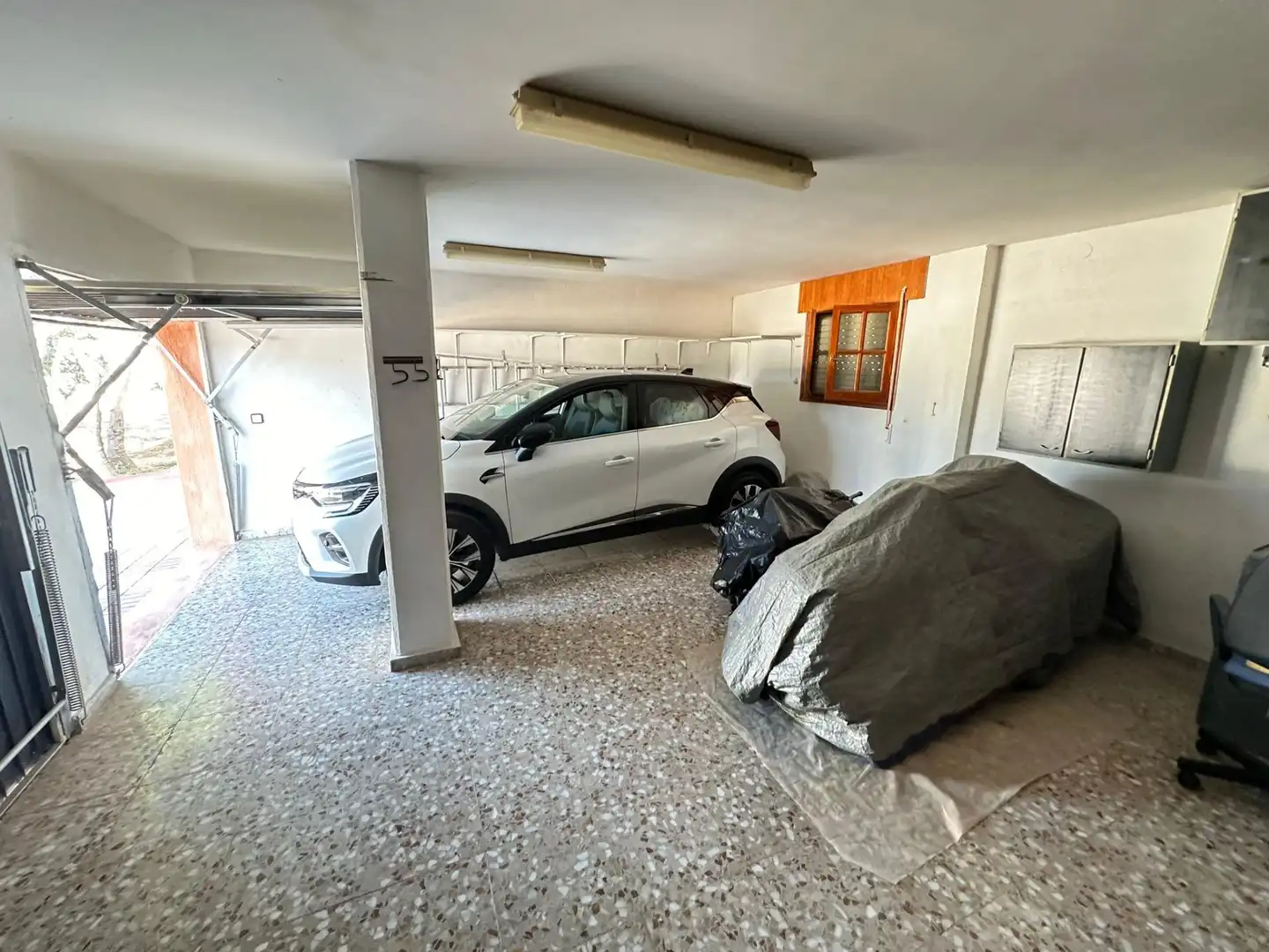 Aparcament de Casa o xalet en venda en Alicante / Alacant amb Jardí privat, Terrassa i Traster