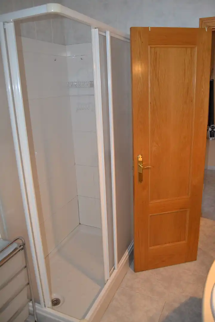 Bathroom of Flat for sale in Malpartida de Plasencia  with Air Conditioner, Heating and Terrace