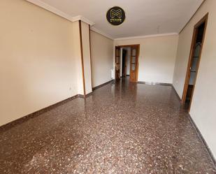 Flat for rent to own in  Jaén Capital  with Air Conditioner and Balcony