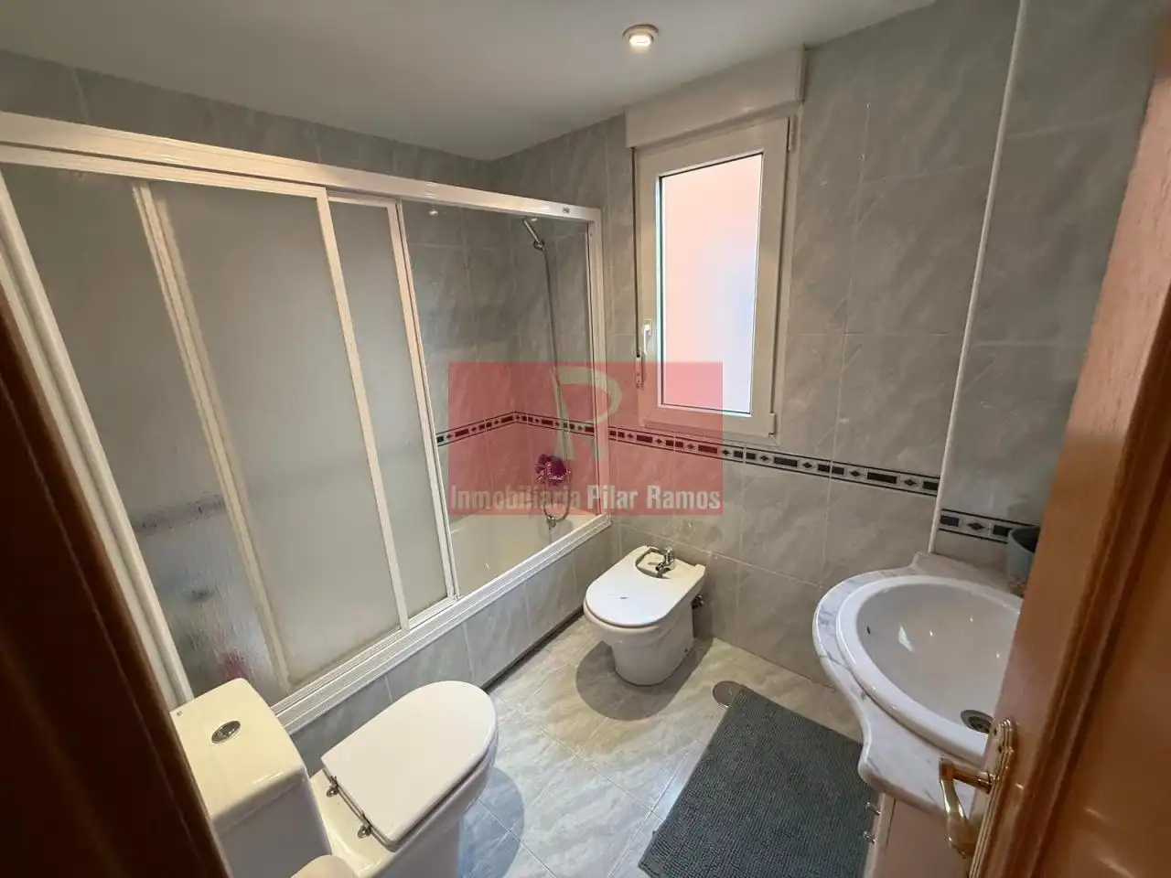 Baño de Piso en venta en San Andrés del Rabanedo con Calefacción, Parquet y Terraza
