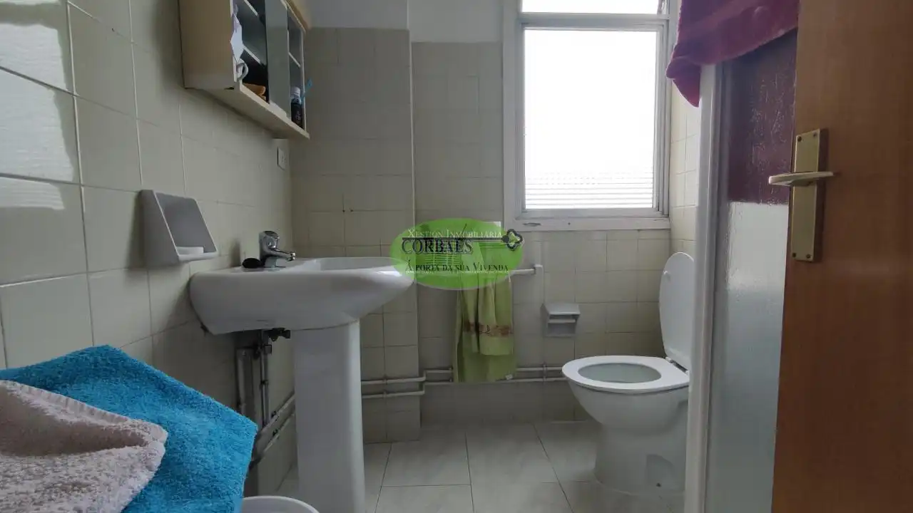 Baño de Piso en venta en O Carballiño   con Calefacción, Parquet y Trastero