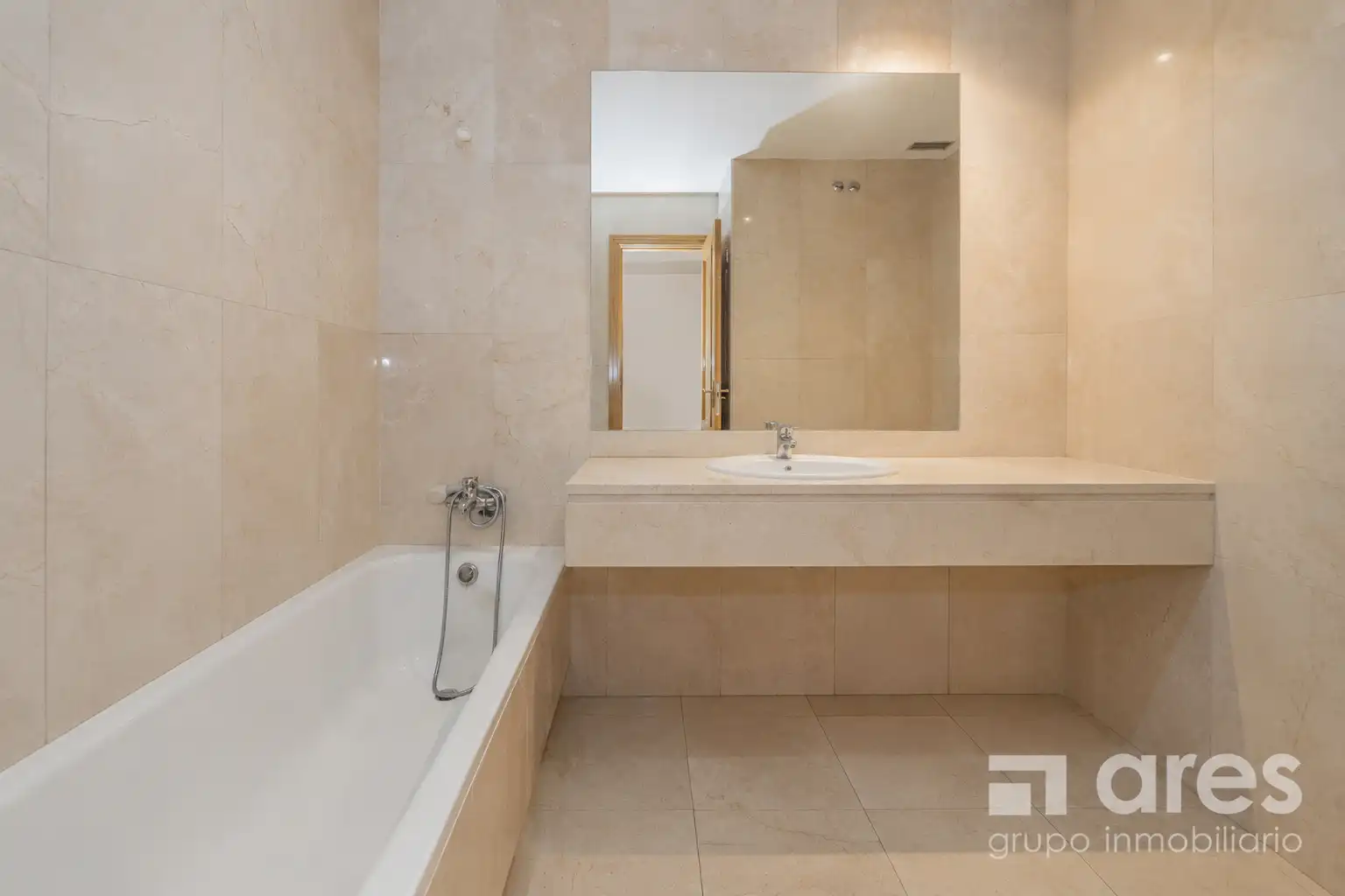 Baño de Piso en venta en Madrid con Aire acondicionado, Calefacción y Trastero