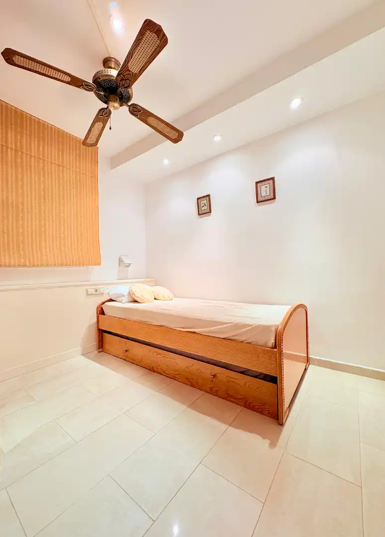 Habitación de Dúplex en venta en Torredembarra con Aire acondicionado, Terraza y Horno