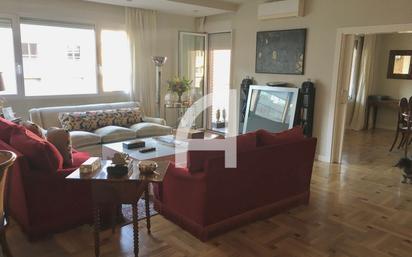 Living room of Flat for sale in  Madrid Capital  with Air Conditioner, Heating and Parquet flooring