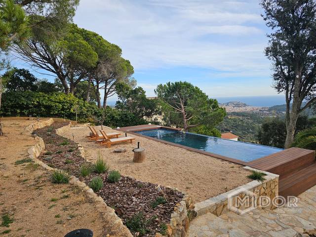 Casa-chalet en Venta en Carrer Cardina en Mas Trempat - Sant Amanç - Casa Nova
