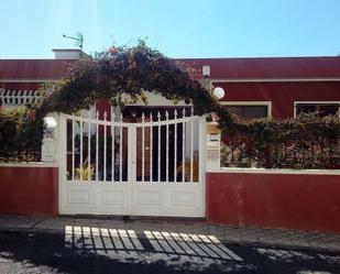 Exterior view of House or chalet for sale in  Santa Cruz de Tenerife Capital  with Air Conditioner and Terrace