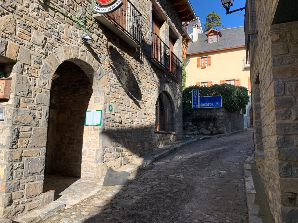 Exterior view of Premises for sale in Sallent de Gállego