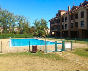 Piscina de Pis en venda en Gijón  amb Calefacció, Parquet i Terrassa