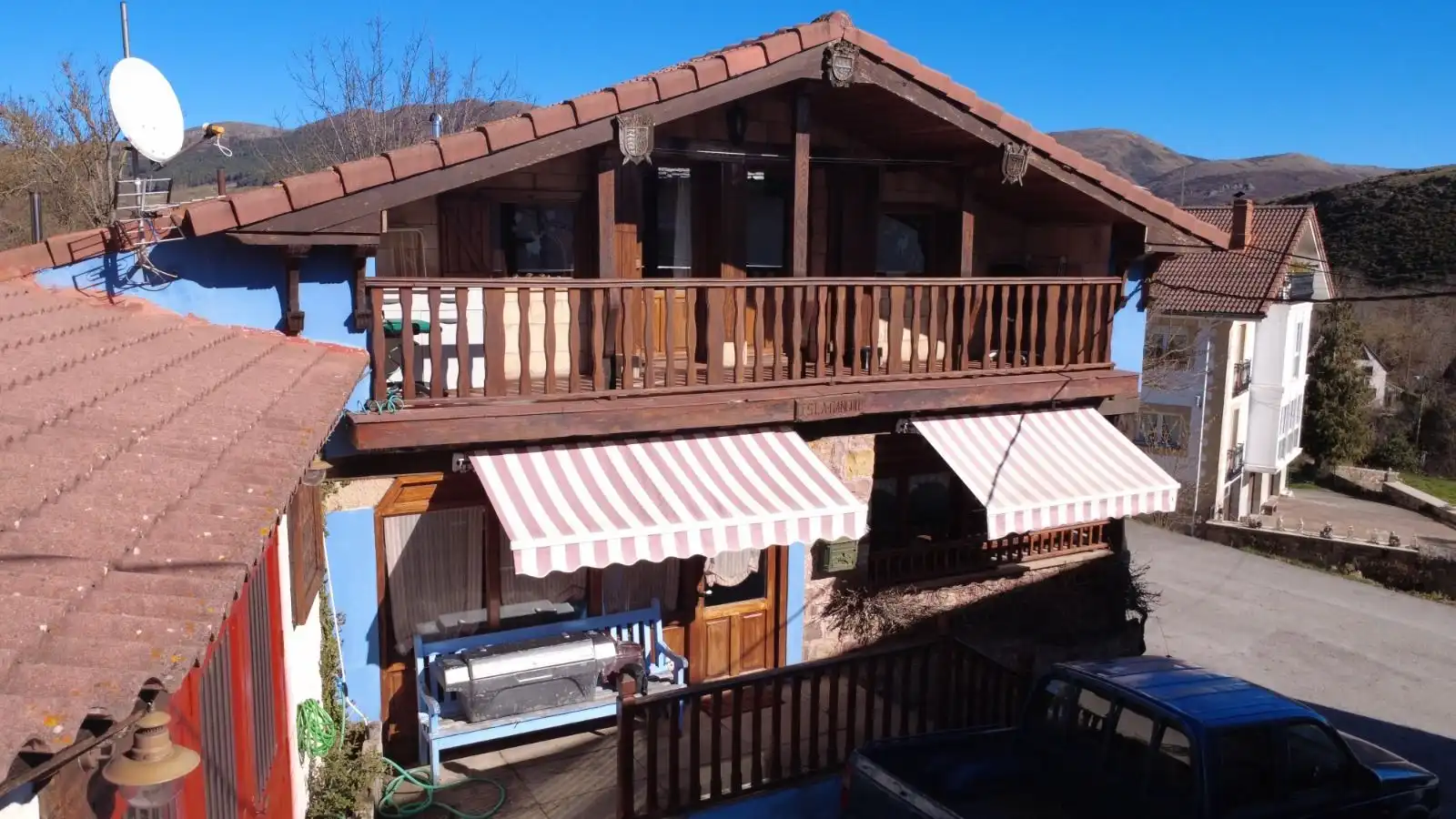 Terraza de Casa o chalet en venta en Hermandad de Campoo de Suso con Terraza, Piscina y Amueblado