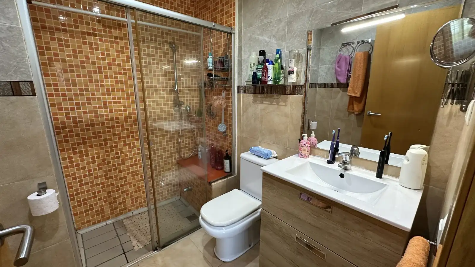 Piso con terraza en venta en Carrer de Montserrat Roig, imagen 21
