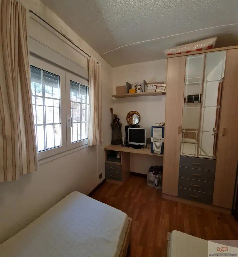 Bedroom of Houses for sale in Trillo  with Alarm and Community pool