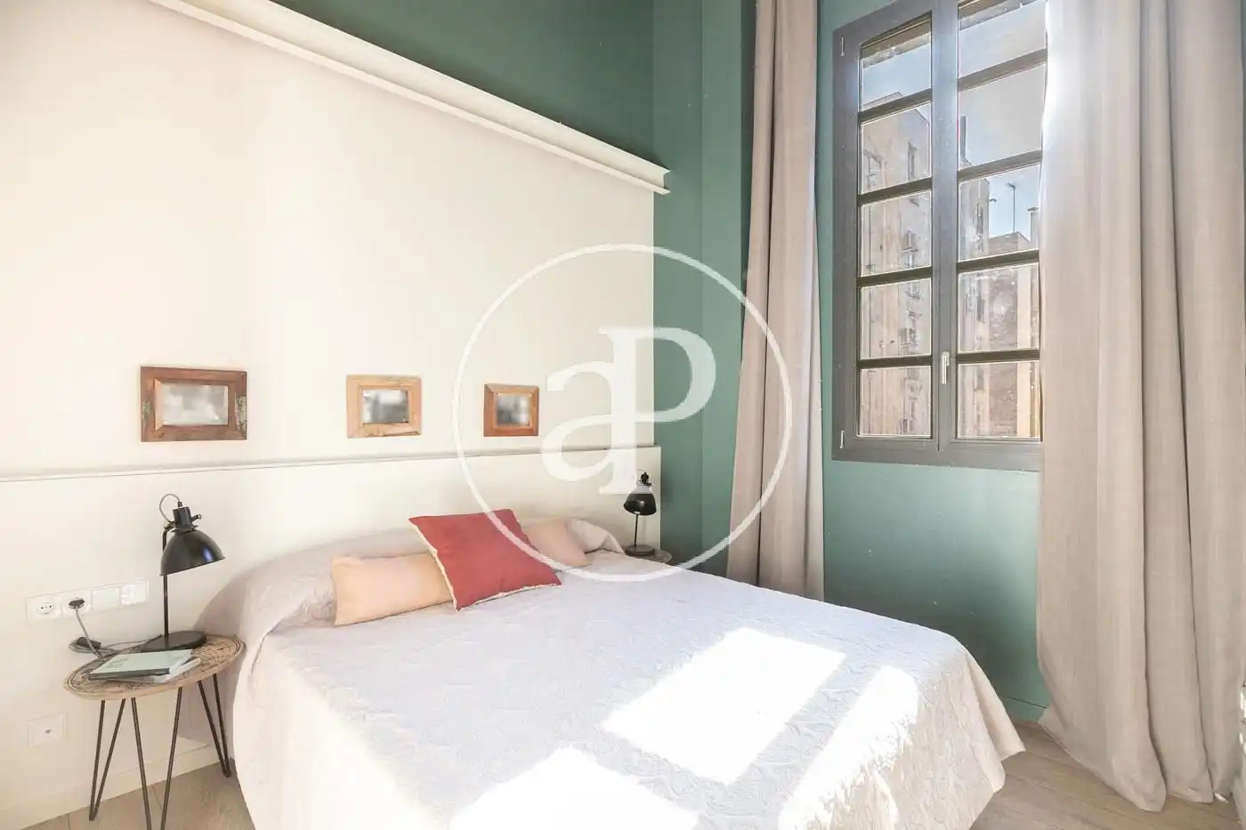 Schlafzimmer von Wohnung zum Verkauf in Barcelona mit Klimaanlage, Heizung und Privatgarten