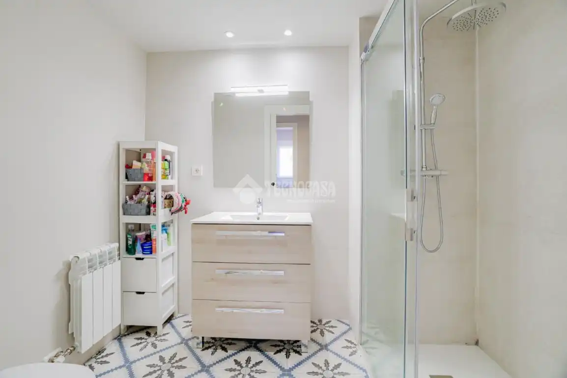 Bathroom of Flat for sale in Ripollet  with Air Conditioner, Heating and Terrace