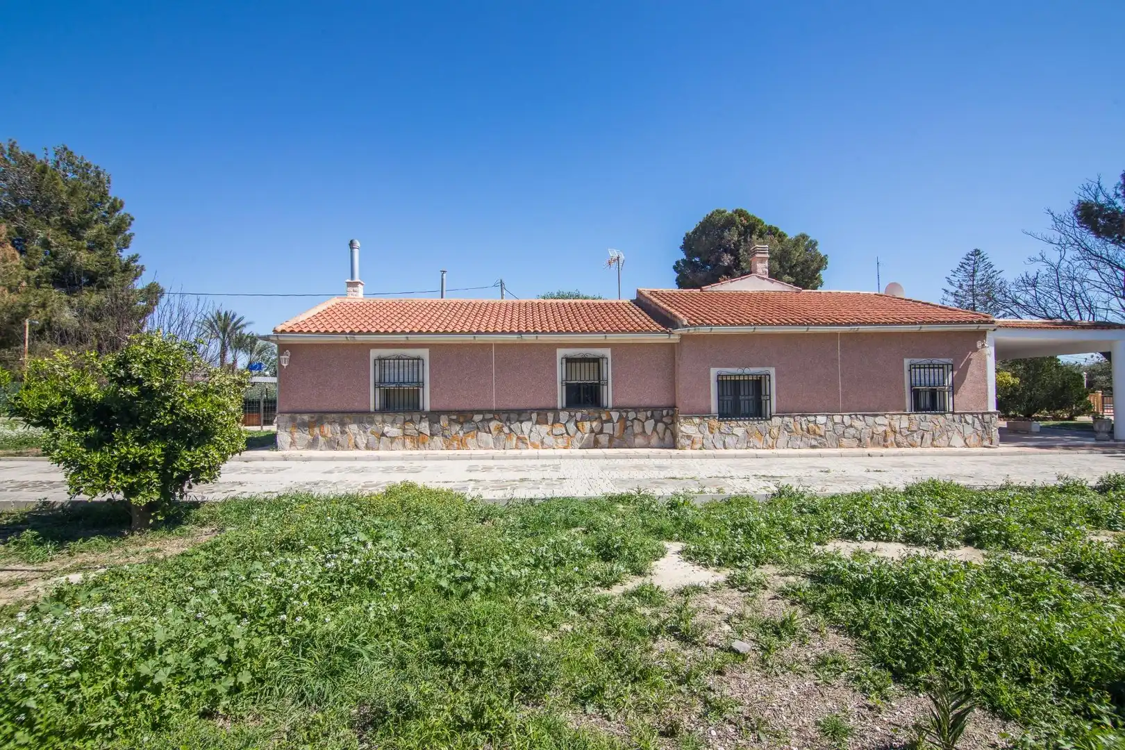 Vista exterior de Casa o chalet en venta en Redován con Jardín privado, Terraza y Piscina