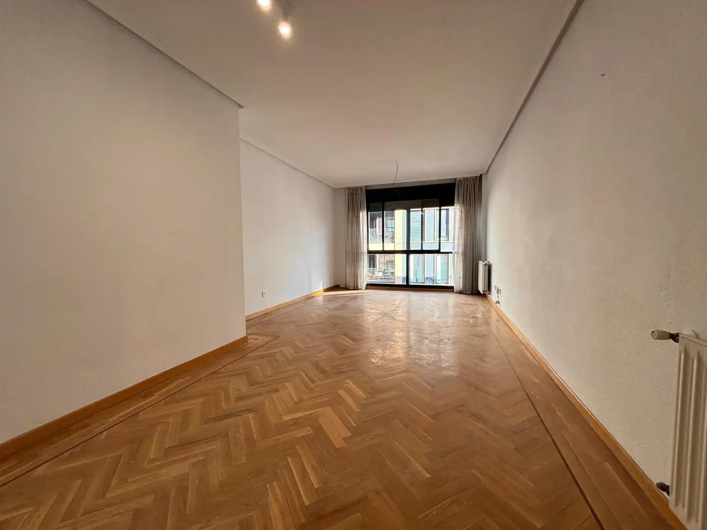 Living room of Flat for rent in Madrid  with Air Conditioner, Heating and Private garden