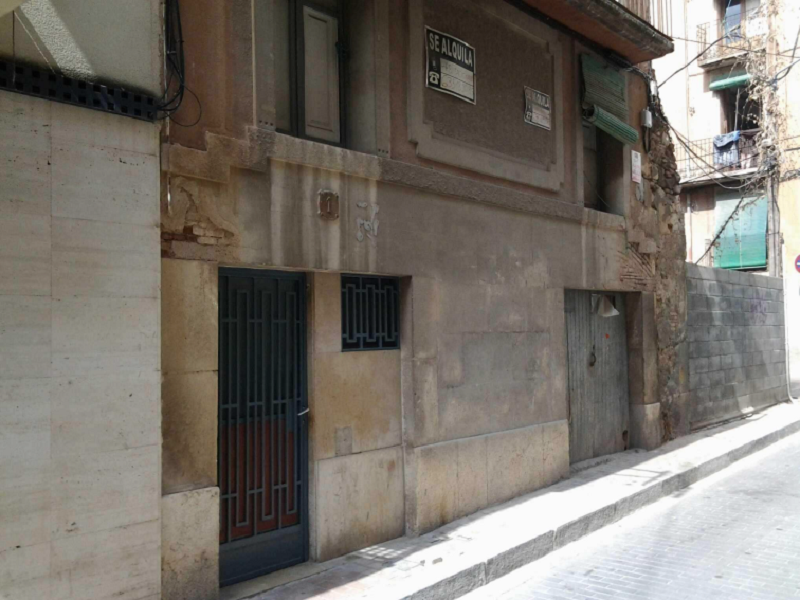 Vista exterior de Local en venda en Reus