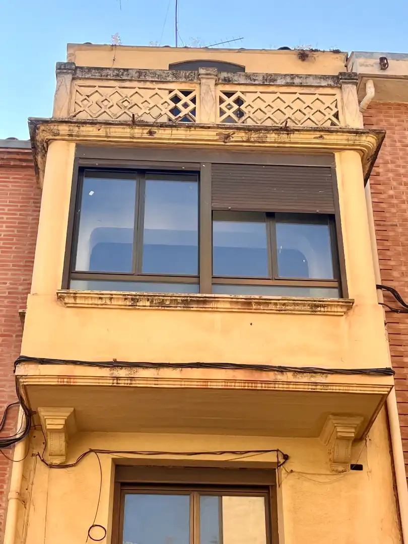 Vista exterior de Casa adosada en venta en Arenzana de Abajo con Balcón