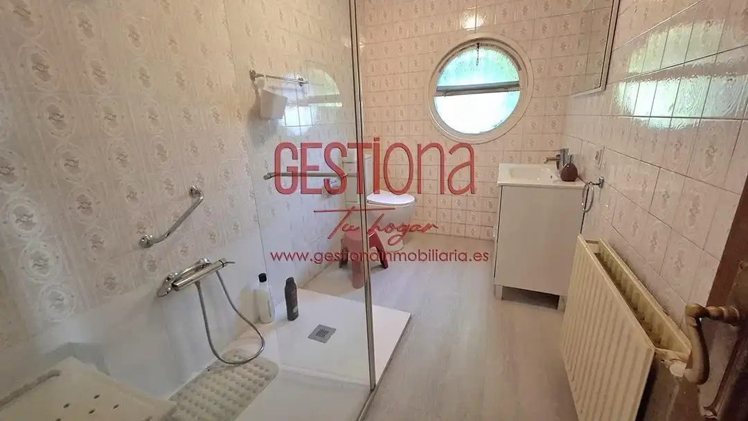 Baño de Casa o chalet en venta en Medio Cudeyo con Jardín privado