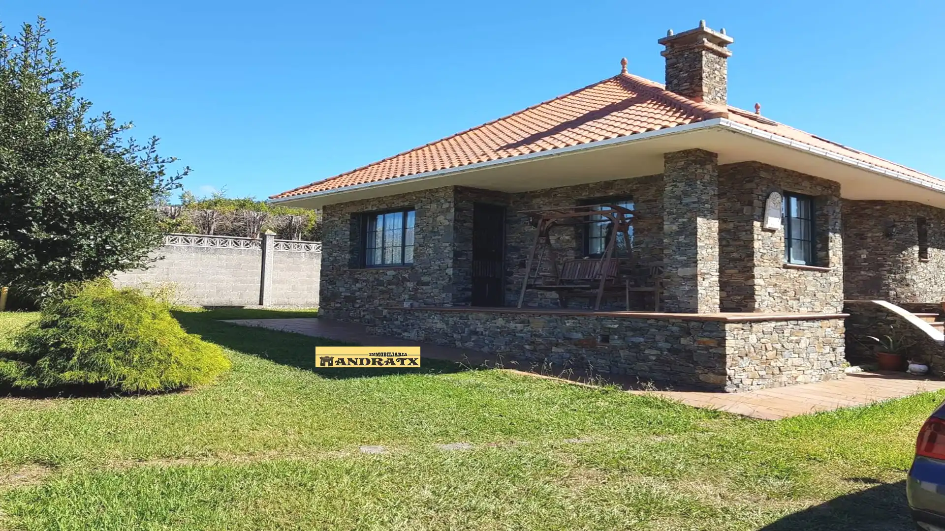 Casa con jardín en venta en Valdoviño