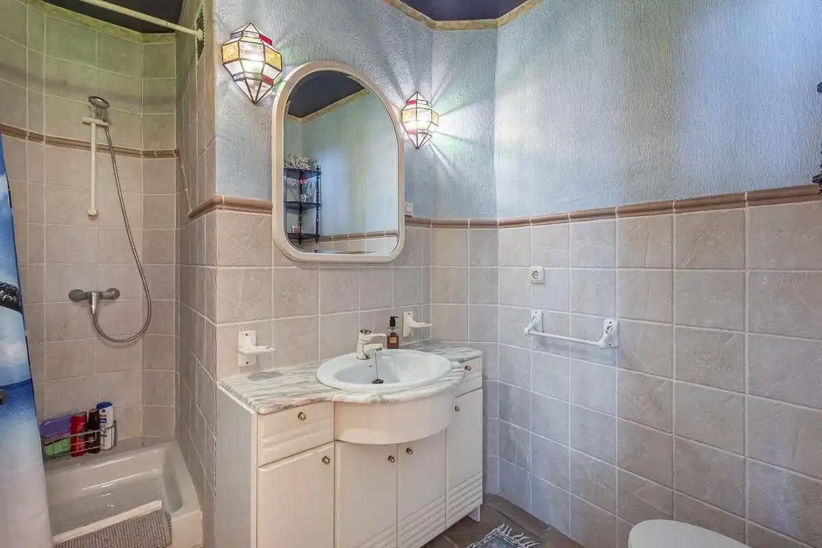 Baño de Casa o chalet en venta en Almuñécar con Aire acondicionado, Calefacción y Jardín privado