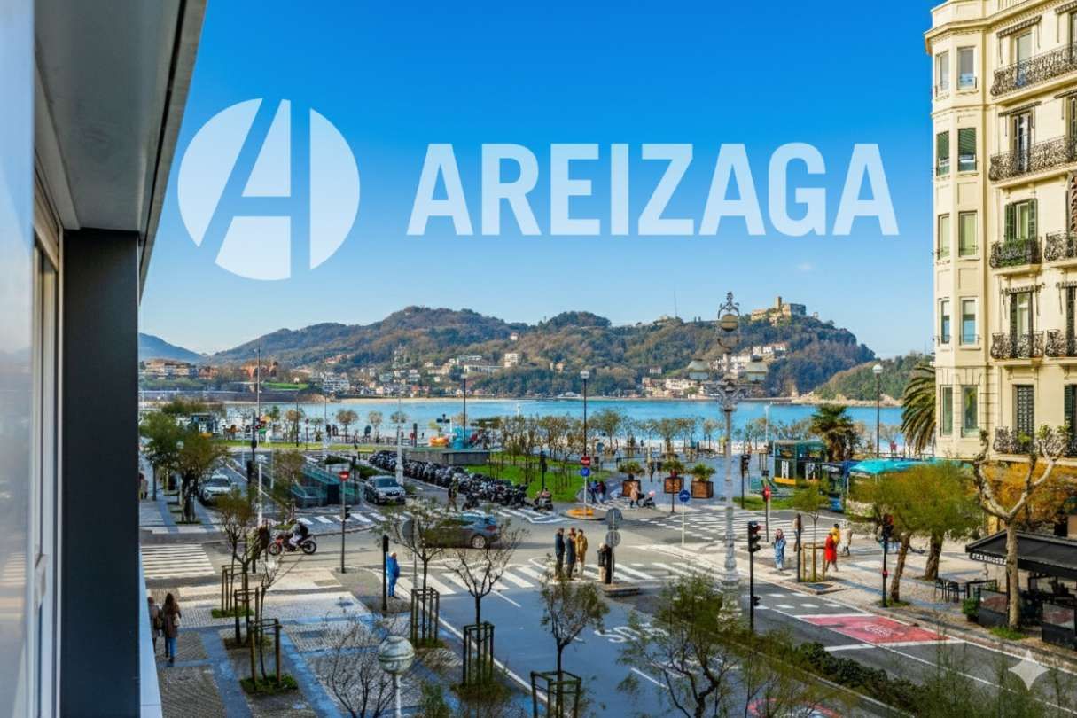 Exterior view of Flat for sale in Donostia - San Sebastián   with Heating, Terrace and Balcony