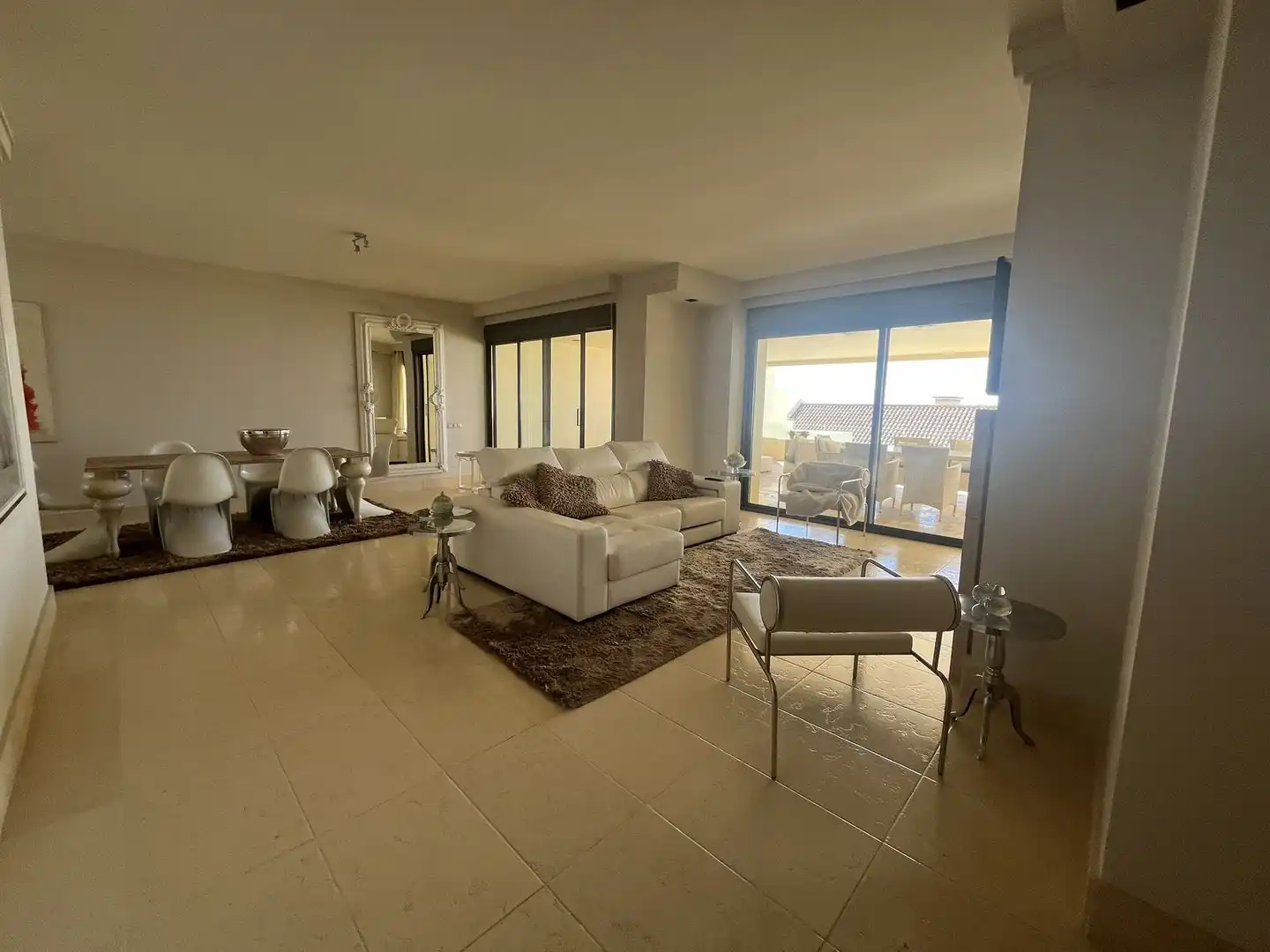 Wohnung mit Pool zum Verkauf in Carretera de Lomas de Marbella 7J, imagen 2