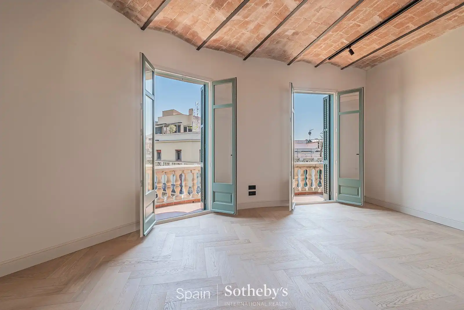Apartment with lift for sale in Carrer d'Enric Granados, imagen 2