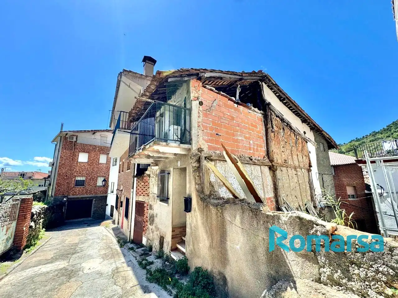 Vista exterior de Finca rústica en venda en Pedro Bernardo amb Aire condicionat