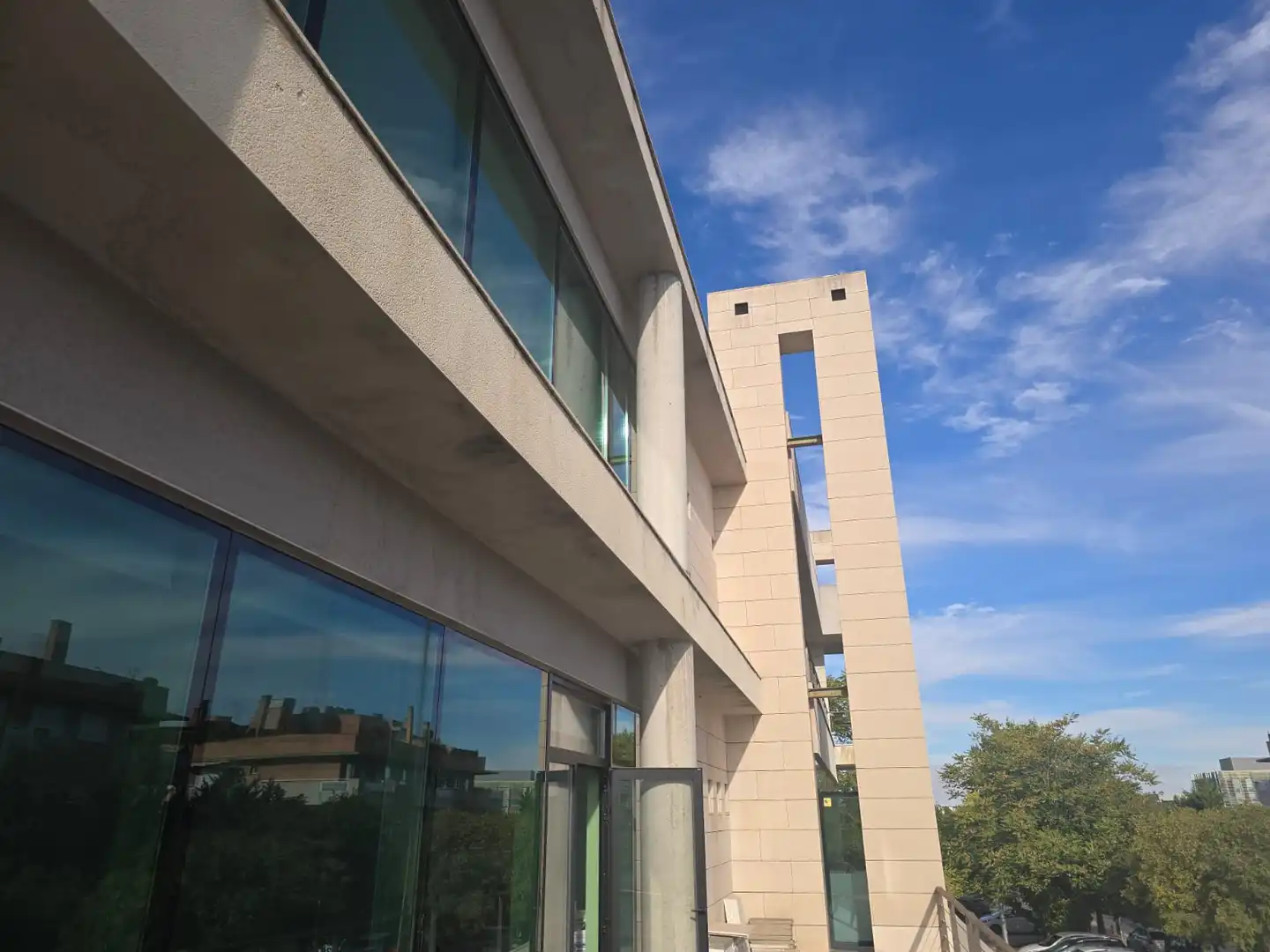 Exterior view of Office for rent in Pozuelo de Alarcón  with Air Conditioner, Heating and Balcony