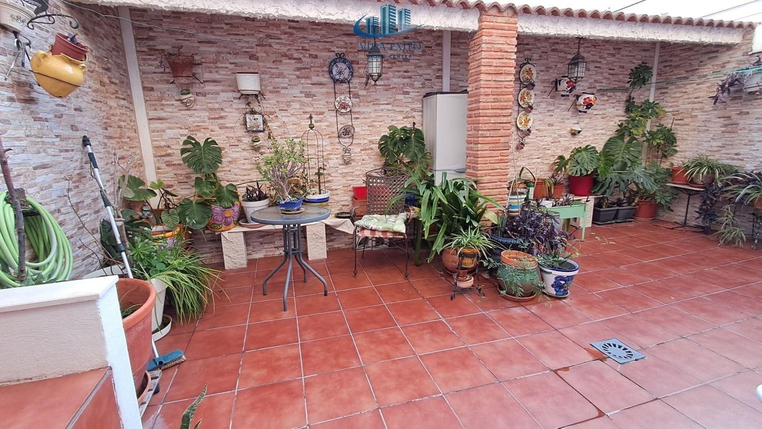 Terrassa de Casa o xalet en venda en  Jaén Capital amb Aire condicionat, Calefacció i Jardí privat