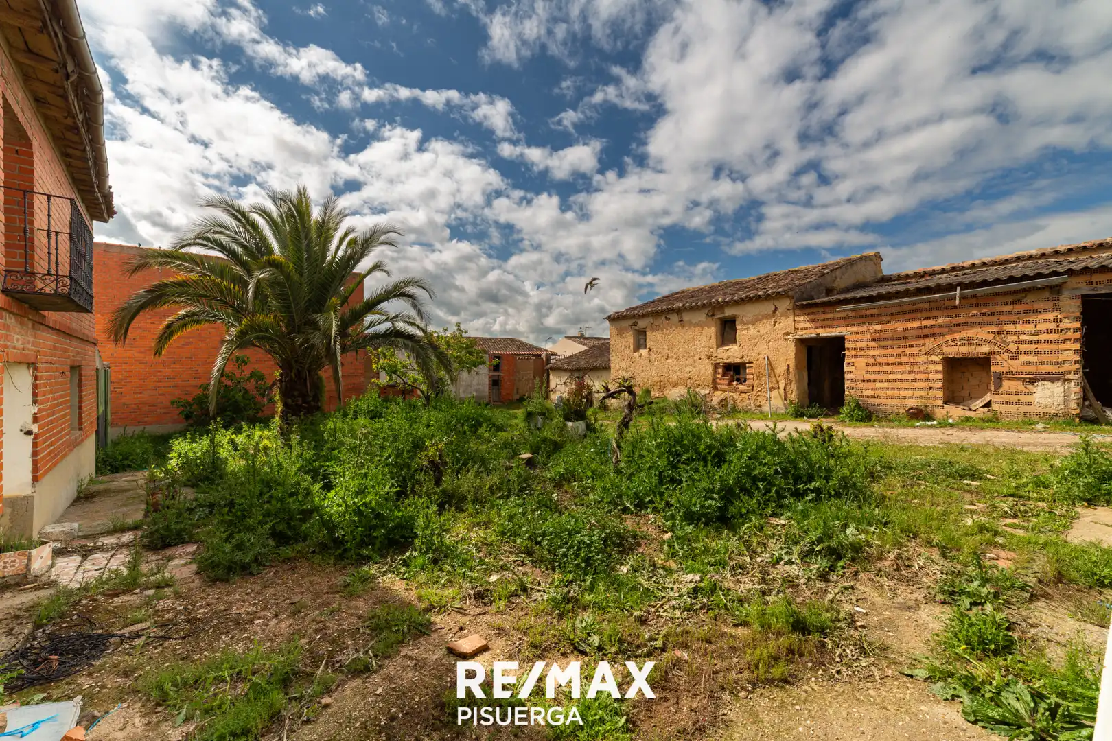 Houses for sale in Tordehumos  with Private garden, Terrace and Storage room