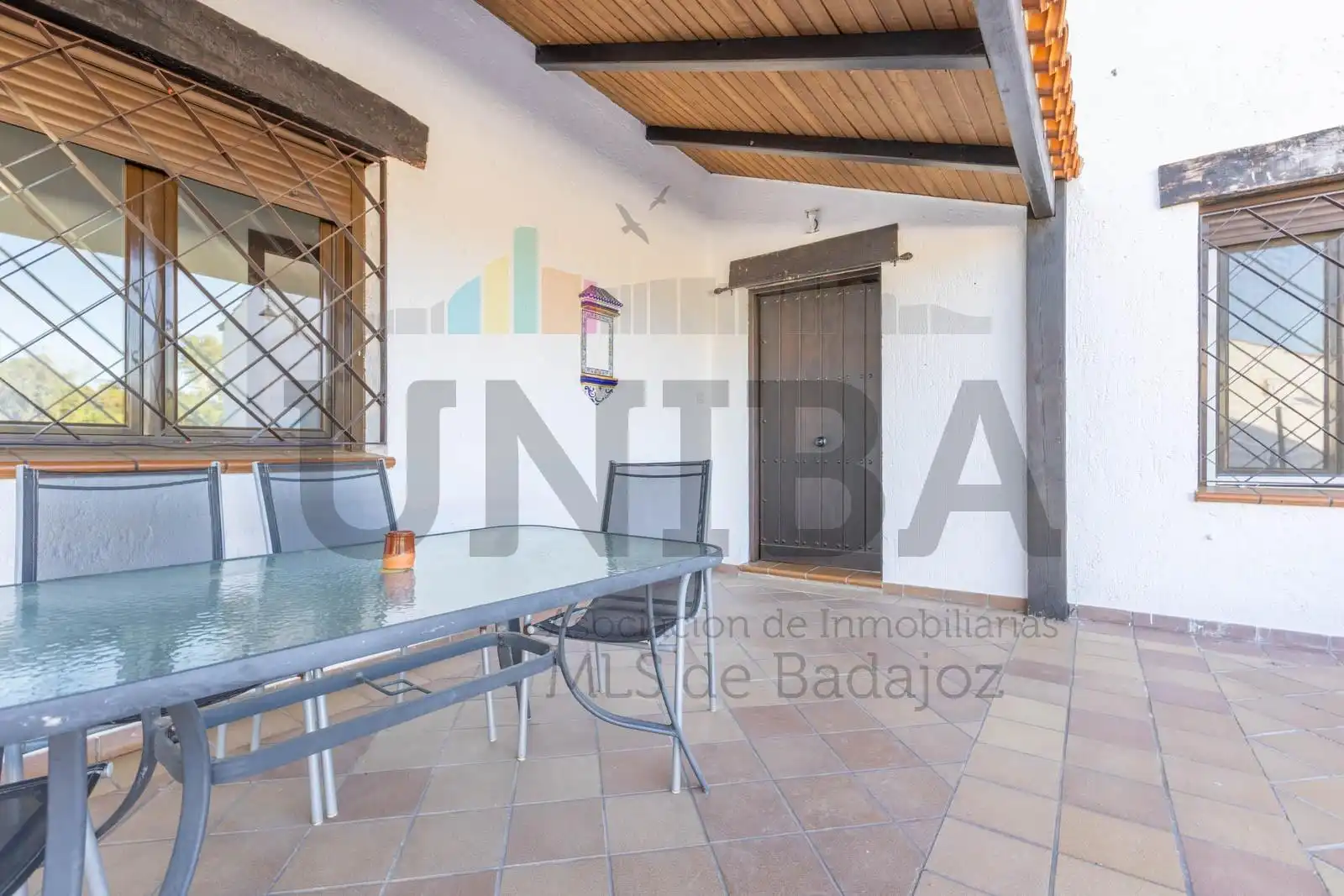 Terrassa de Casa o xalet en venda en Badajoz amb Aire condicionat, Jardí privat i Piscina