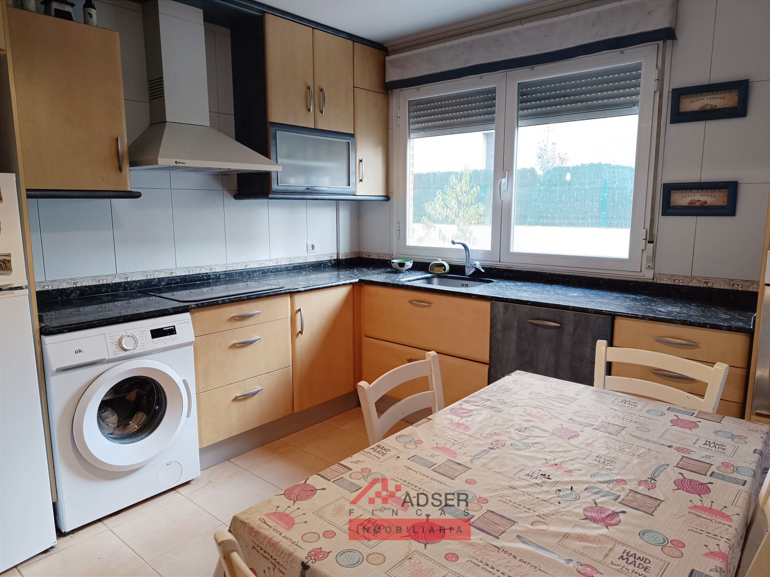 Cocina de Casa adosada en venta en Villamediana de Iregua con Calefacción, Terraza y Trastero