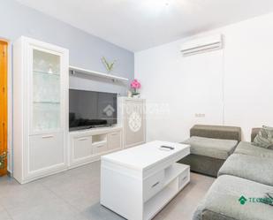 Sala d'estar de Casa adosada en venda en Vícar amb Terrassa
