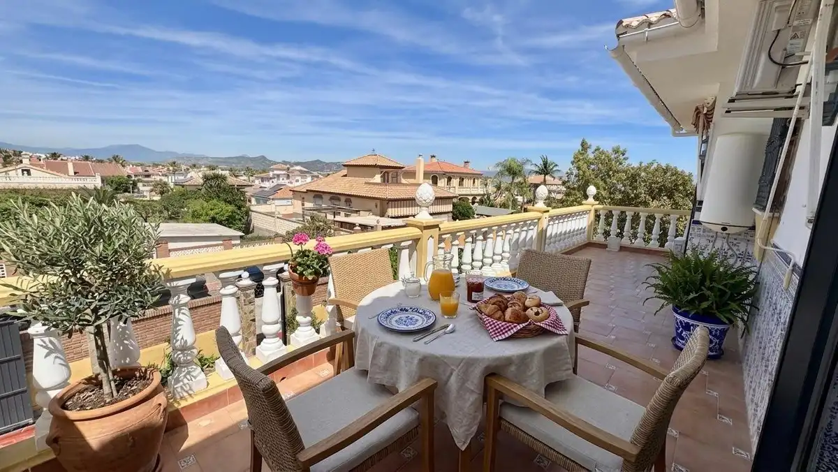 Terrassa de Casa o xalet en venda en Alhaurín de la Torre amb Aire condicionat, Calefacció i Piscina