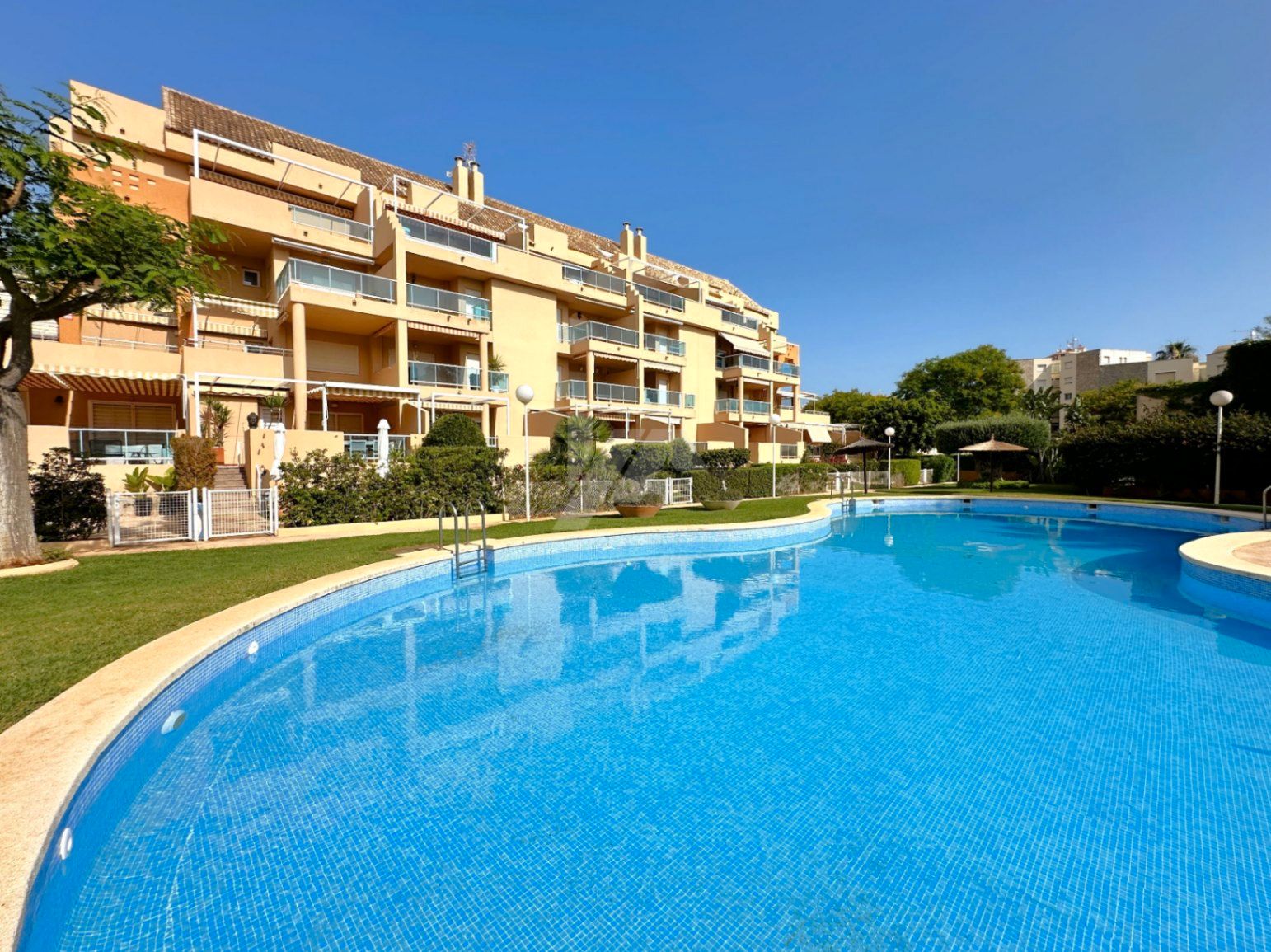 Swimming pool of Apartment for sale in Dénia  with Air Conditioner, Heating and Private garden