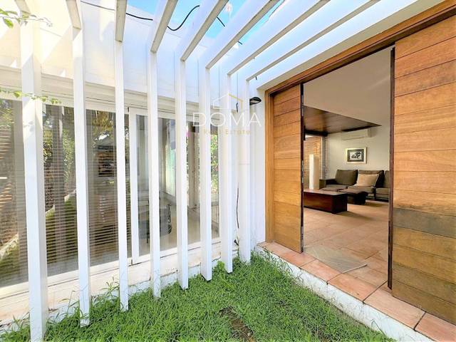 Casa-chalet en Venta en Cristòfol Colom en Zona Industrial i Agrícola