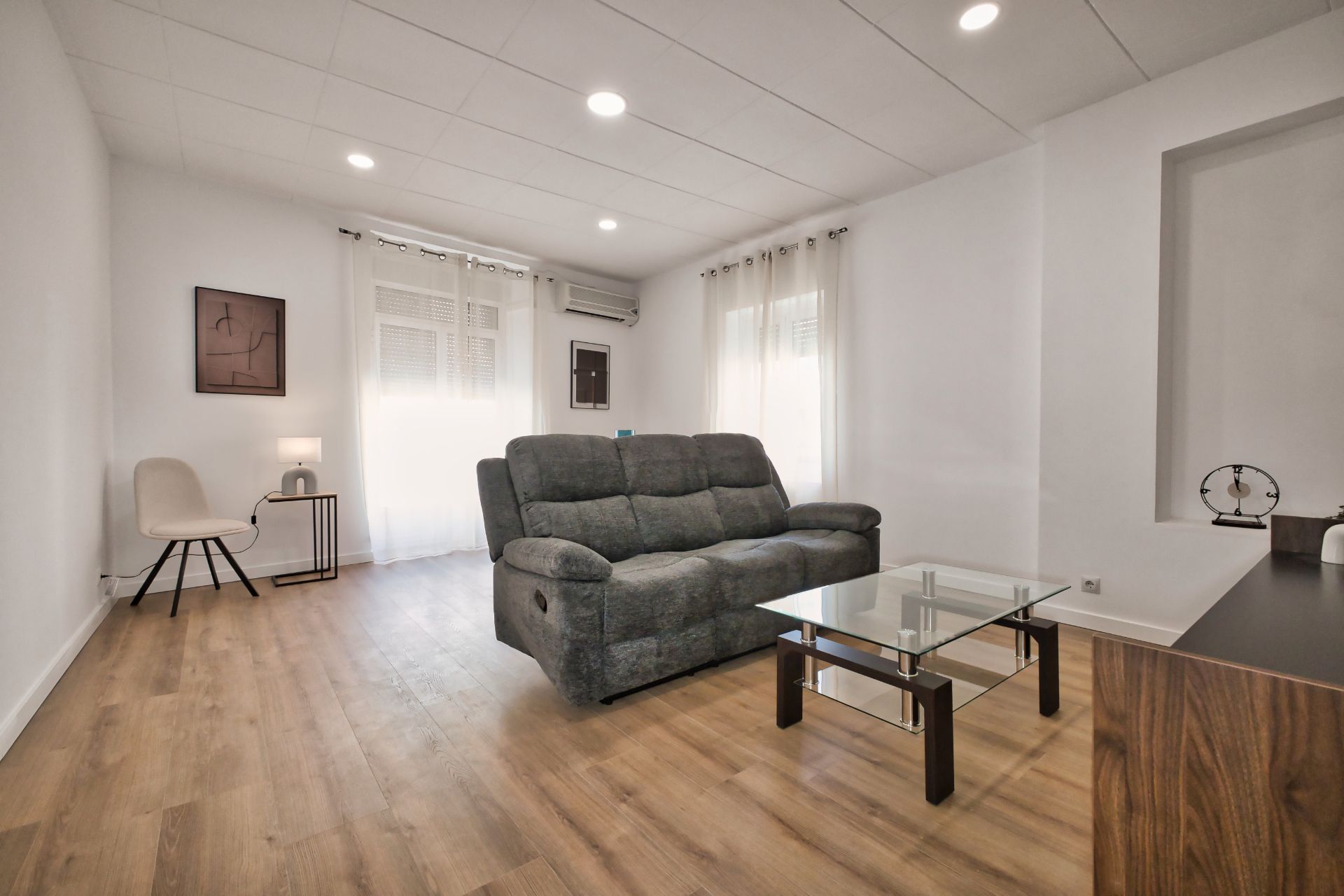 Living room of Flat to rent in Jijona / Xixona  with Air Conditioner, Heating and Parquet flooring