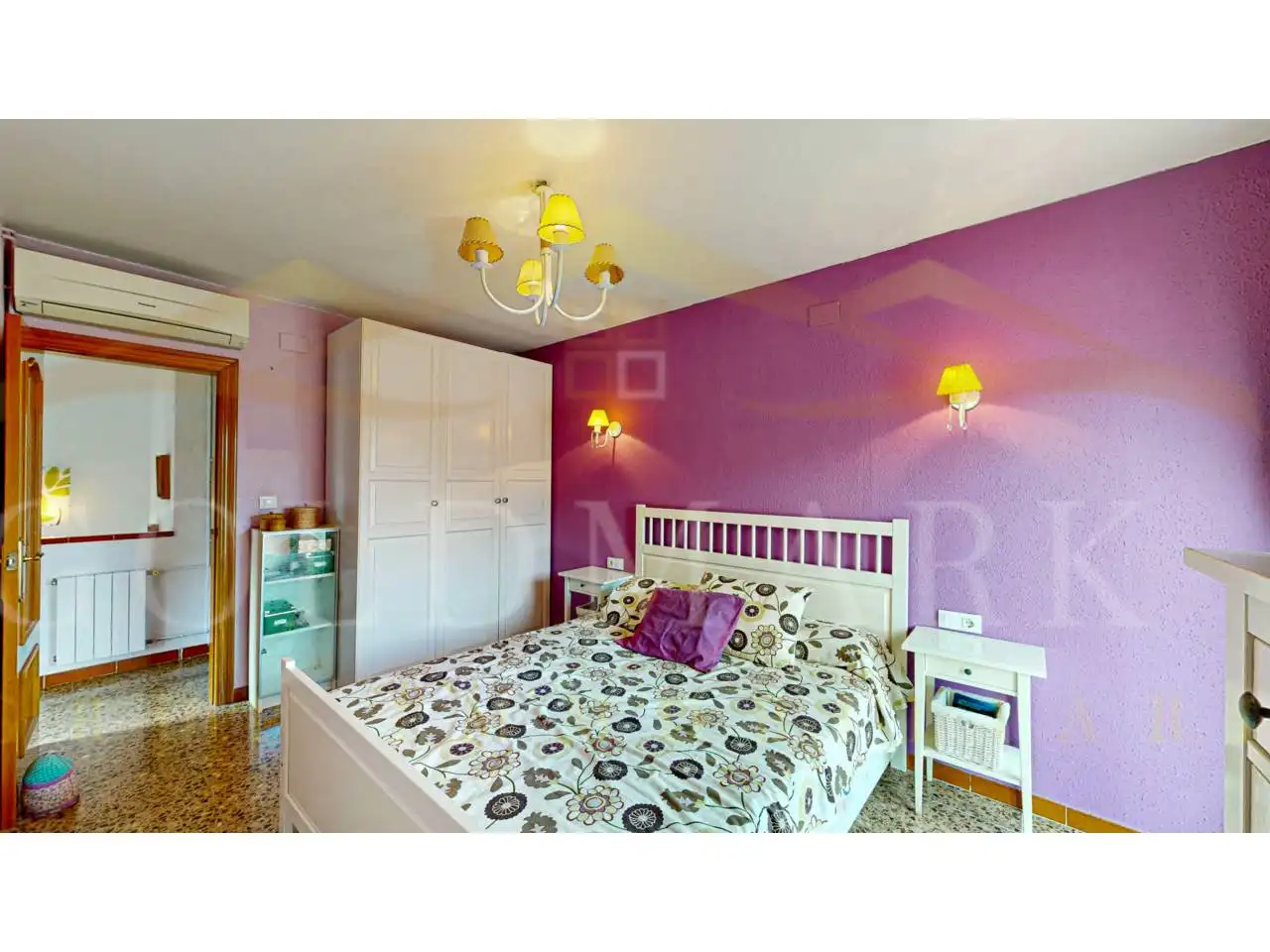 Habitación de Casa o chalet en venta en Corbera de Llobregat con Aire acondicionado, Calefacción y Jardín privado