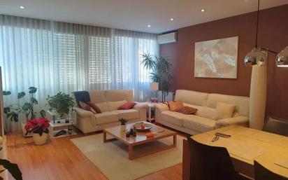 Living room of Flat to rent in  Barcelona Capital  with Air Conditioner, Heating and Furnished