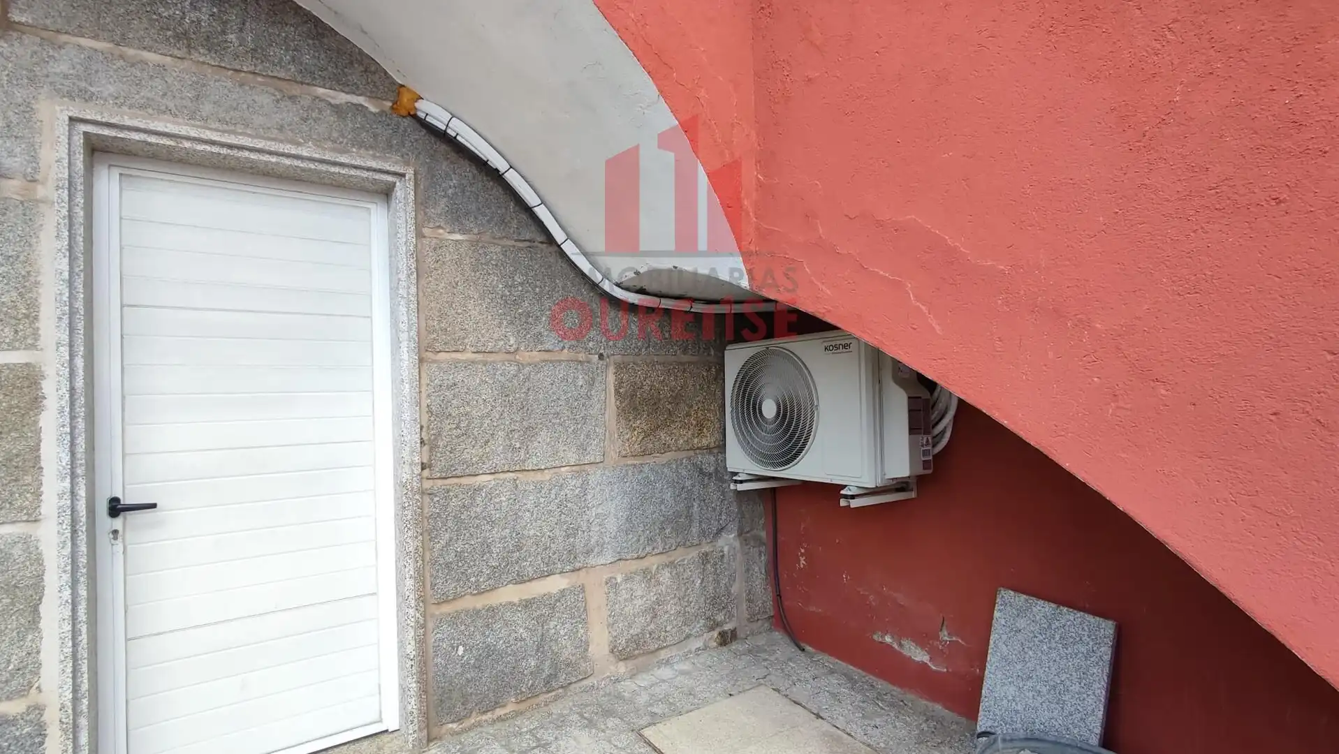Vista exterior de Casa o xalet de lloguer en Ourense Capital  amb Calefacció, Traster i Moblat